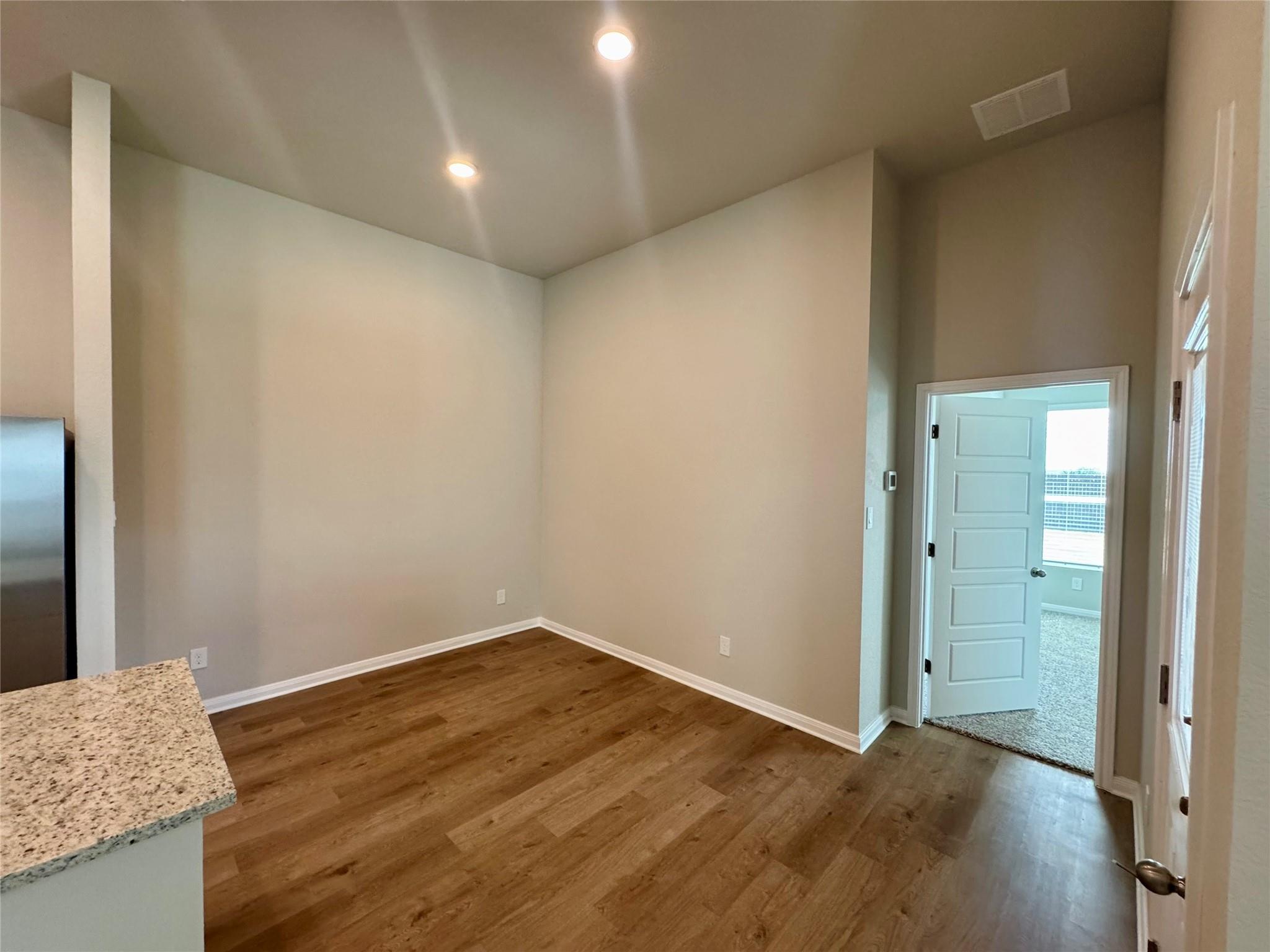 801 Staglin St #a Property Photo 7