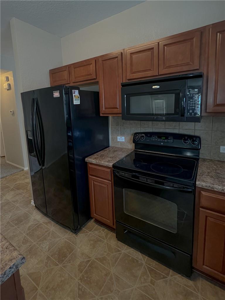 325 Altamont St Property Photo 3