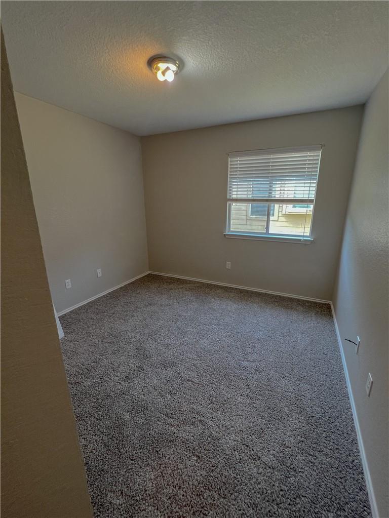 325 Altamont St Property Photo 9