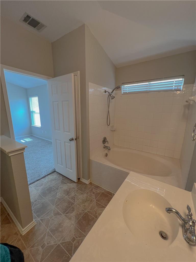 325 Altamont St Property Photo 16
