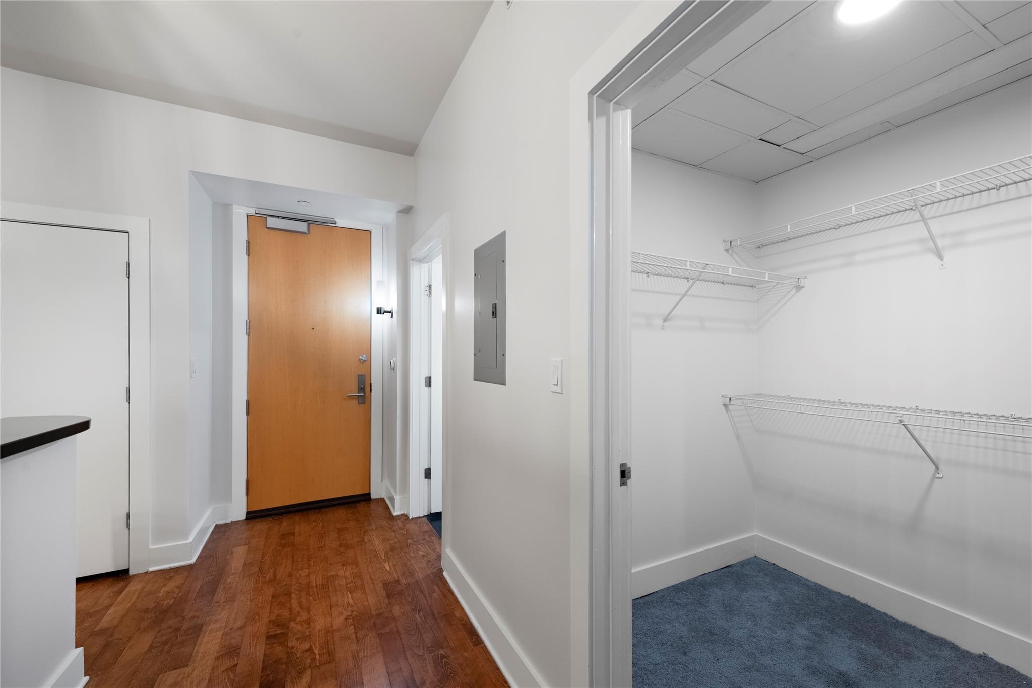 603 Davis St #708 Property Photo 5