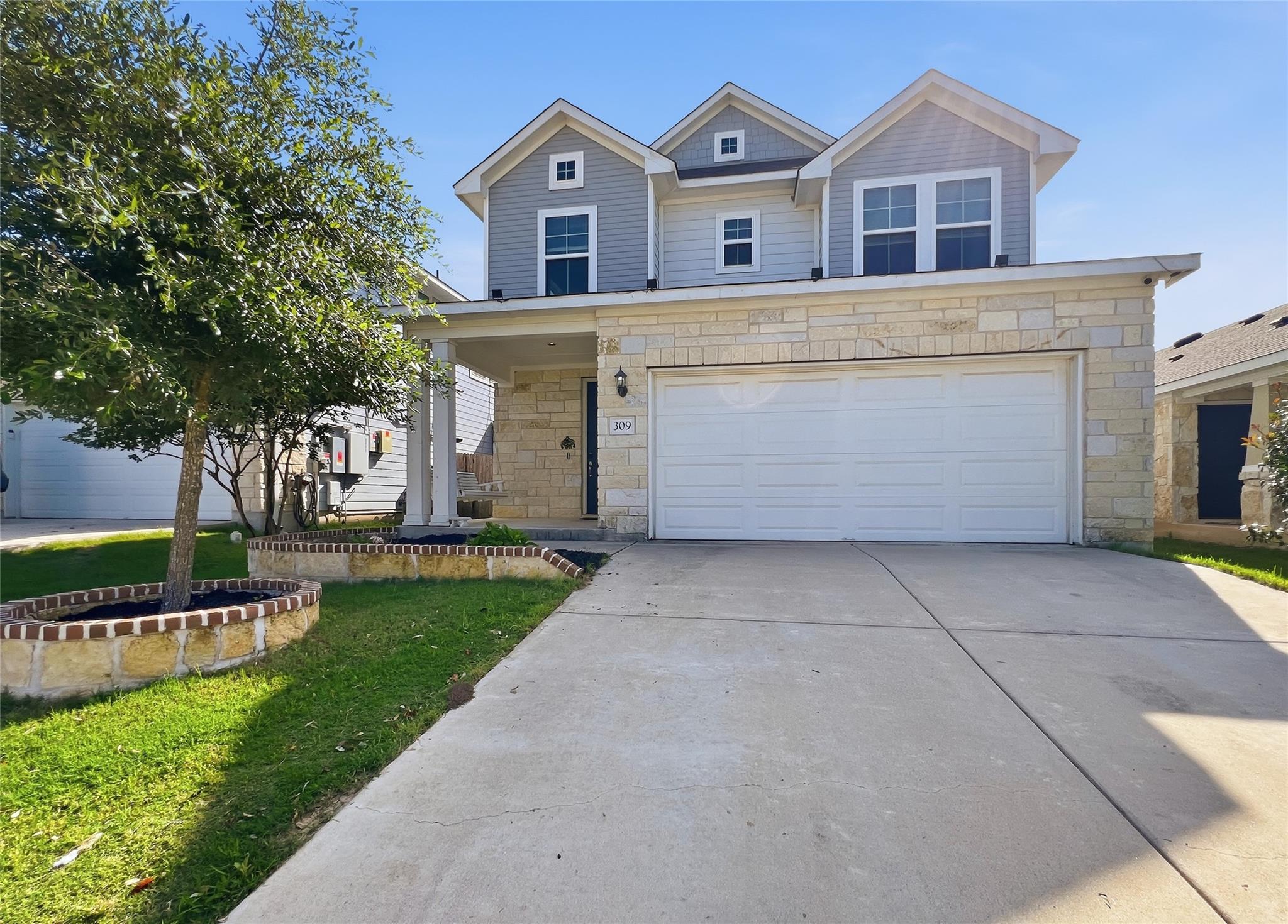 309 Gaida Loop Property Photo 1