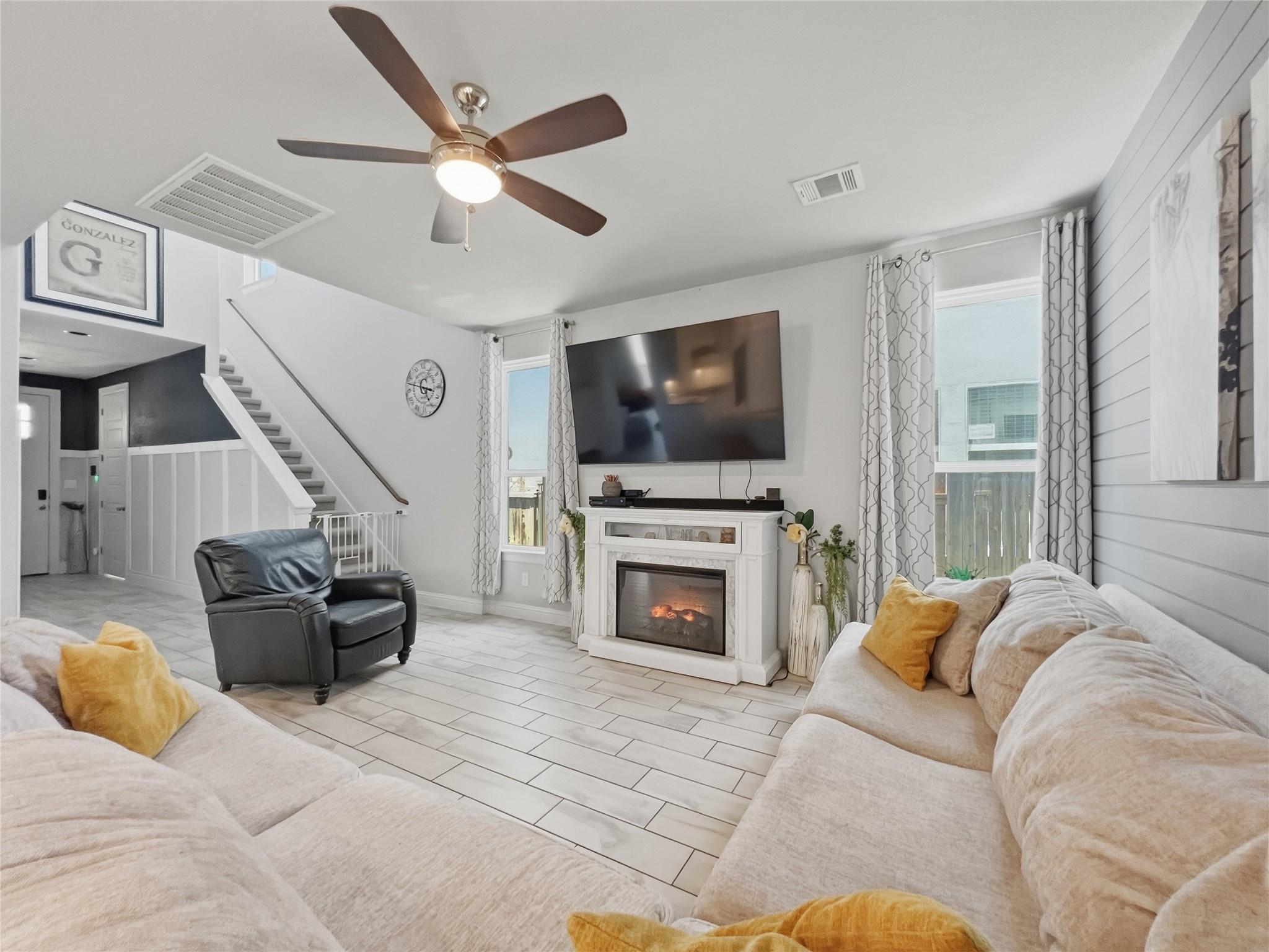 309 Gaida Loop Property Photo 5