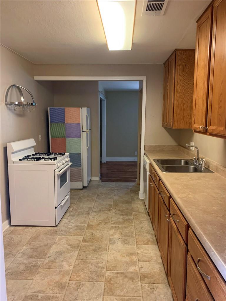 1002 W Saint Johns Ave Property Photo 8