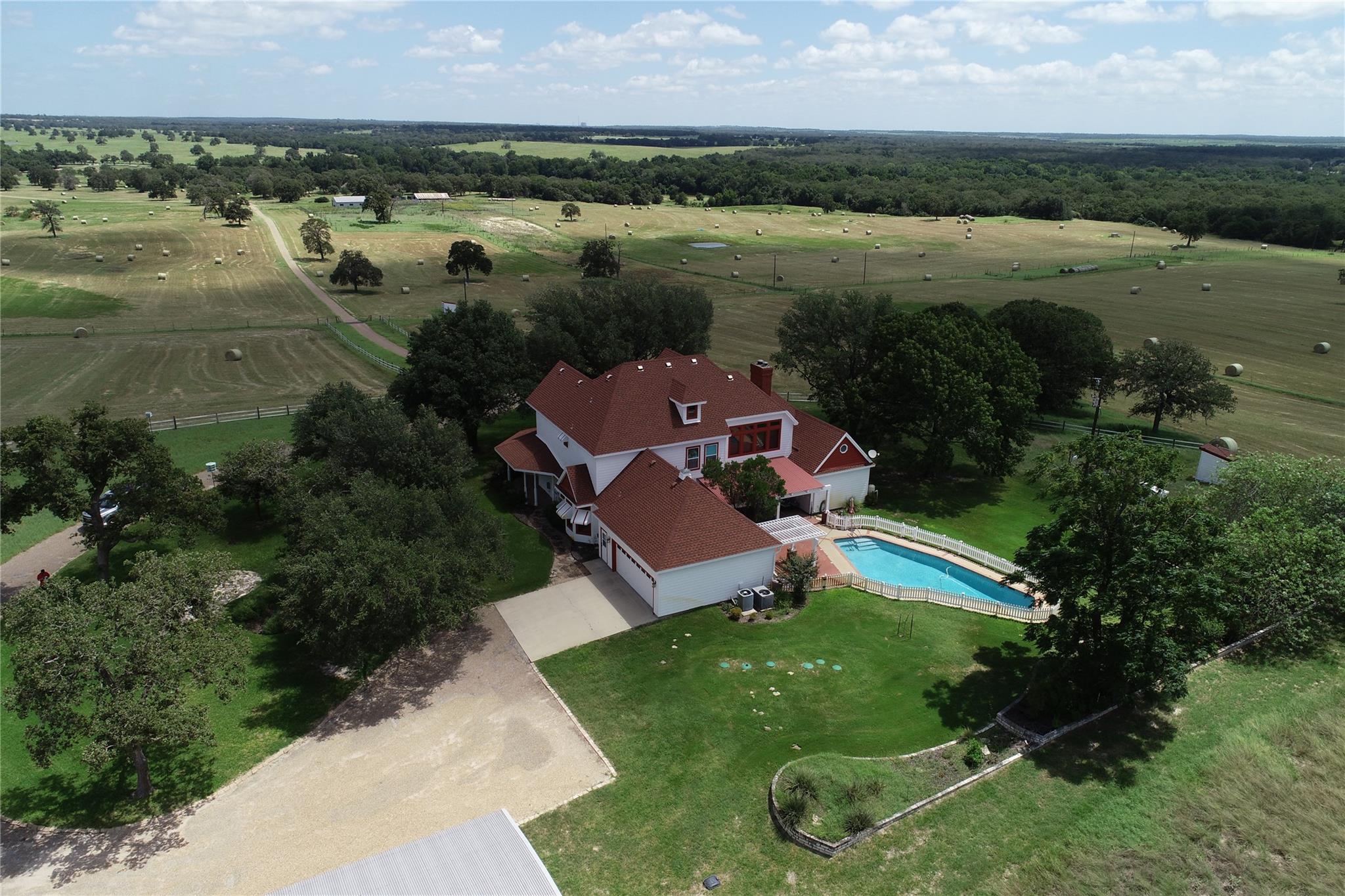 3083129 Property Photo 3