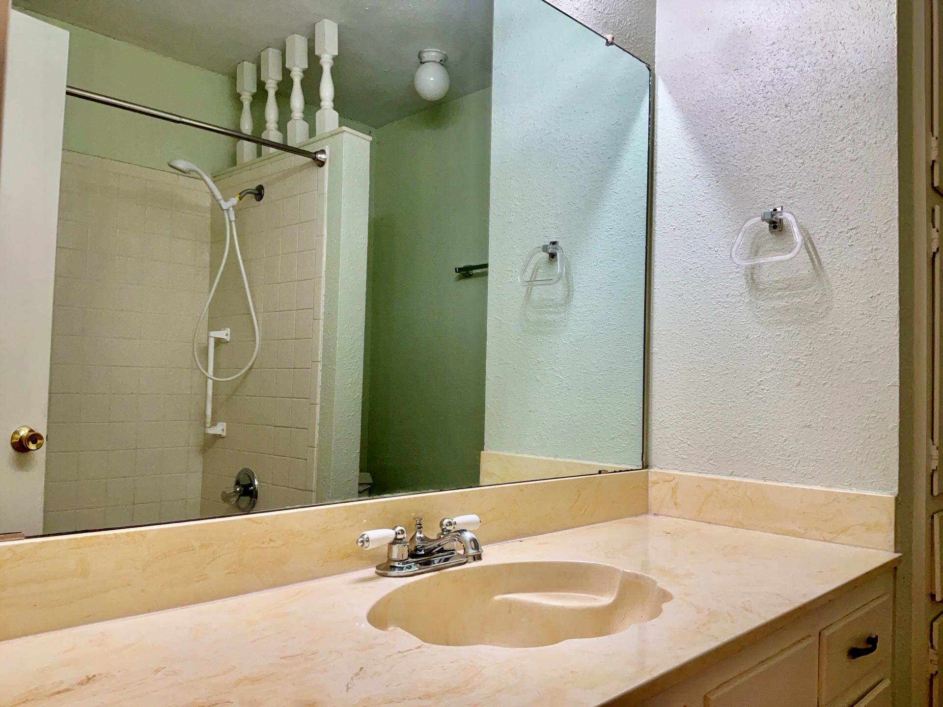 408 E Central Dr Property Photo 17