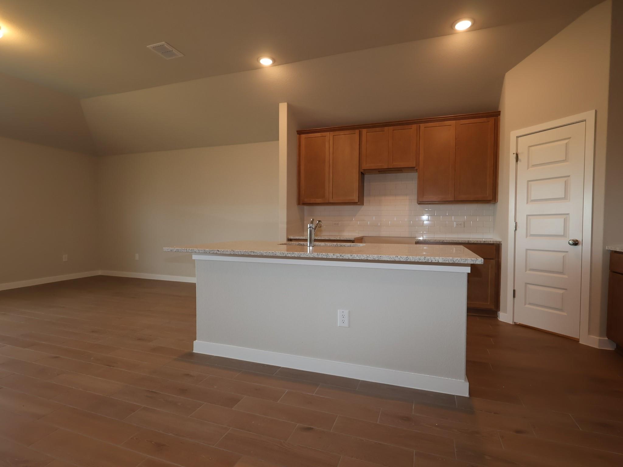 12404 Setting Peak Ln Property Photo 2
