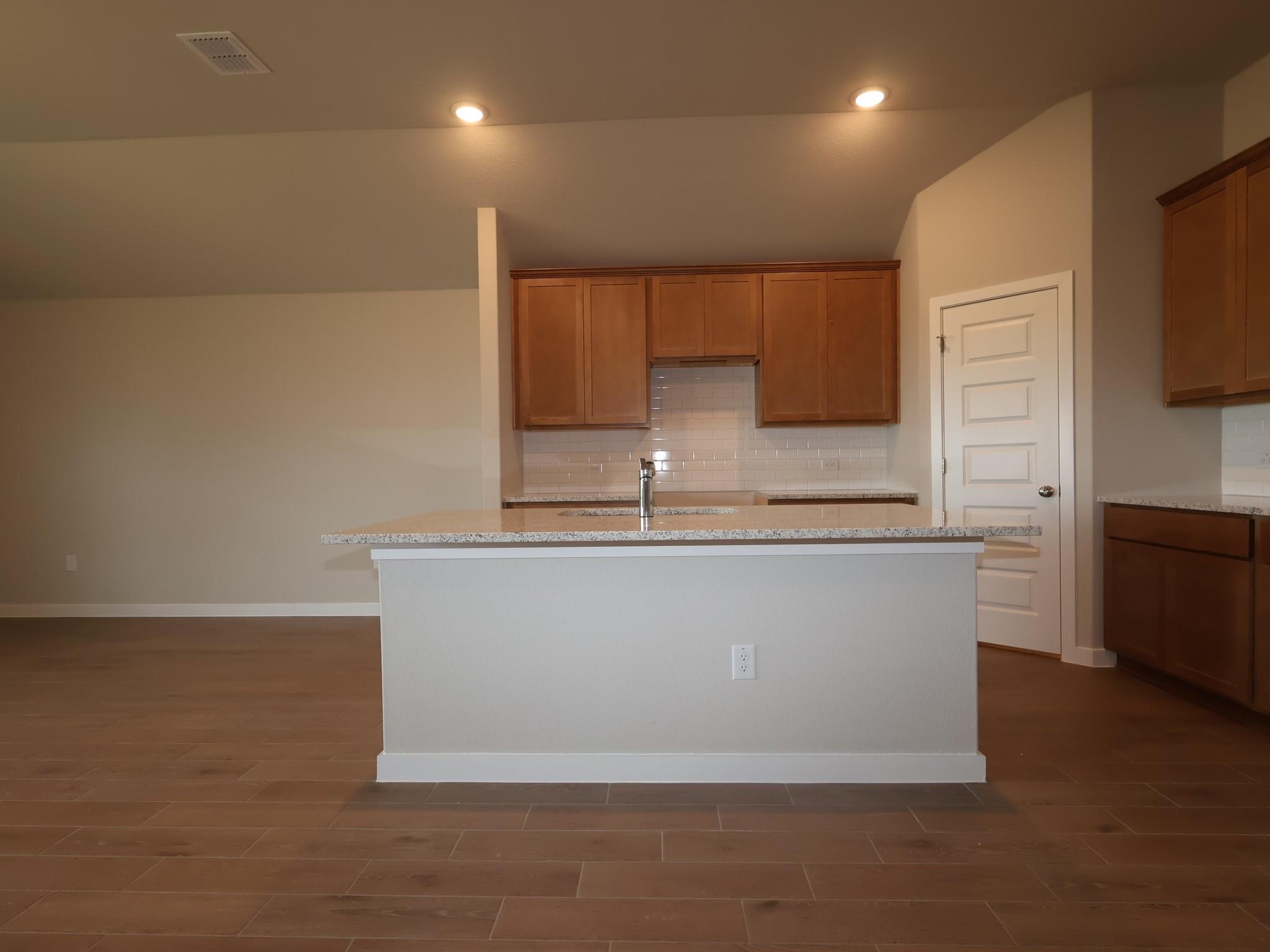 12404 Setting Peak Ln Property Photo 3