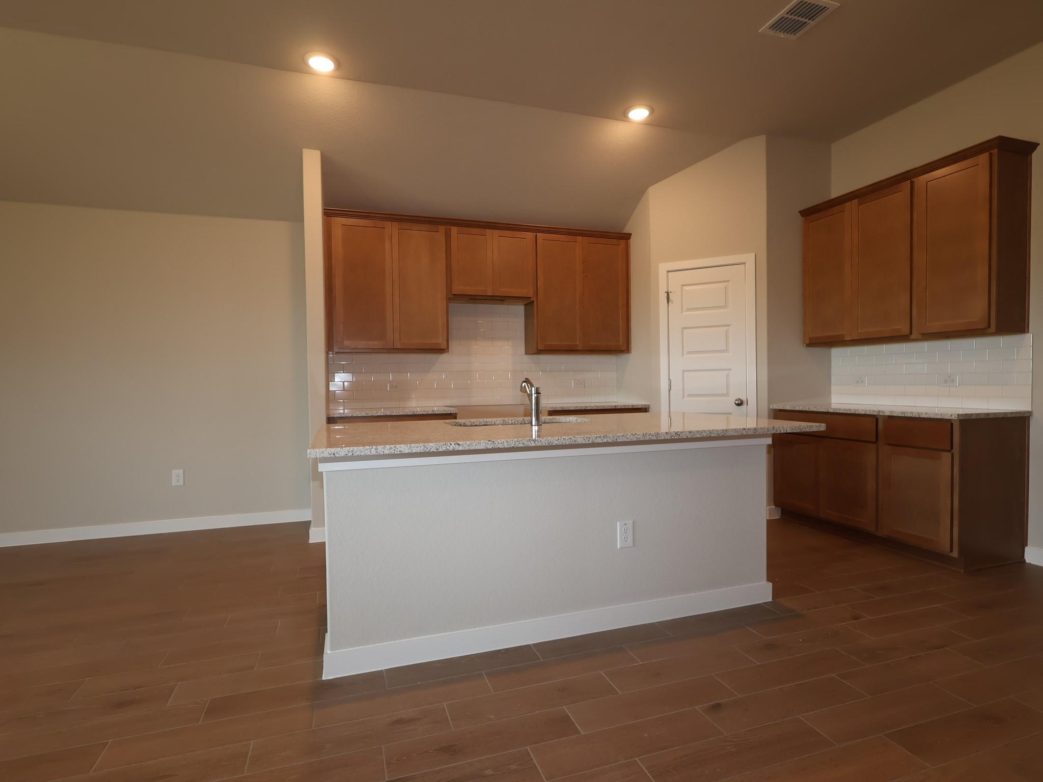 12404 Setting Peak Ln Property Photo 4