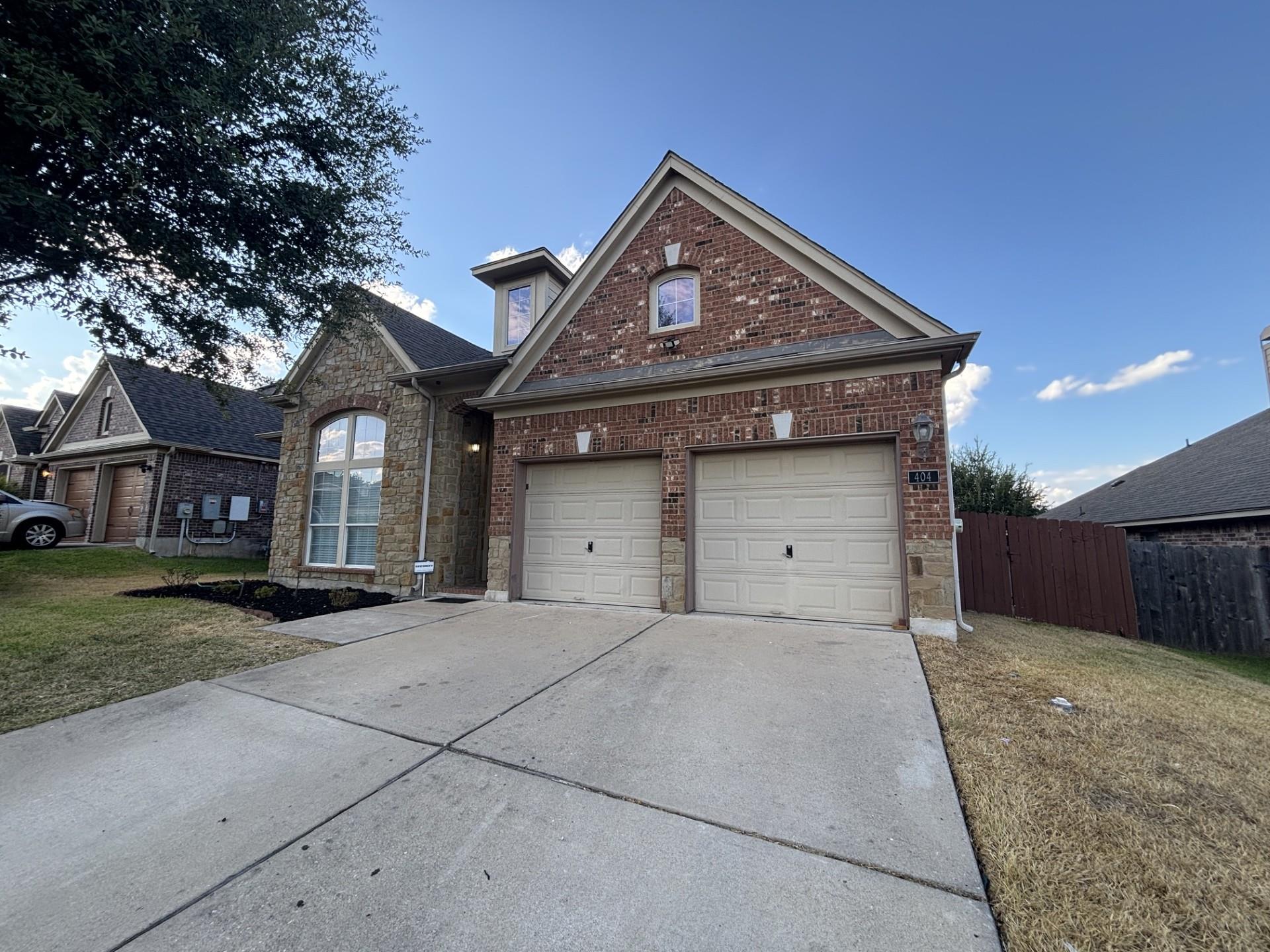 404 E Nakoma Dr Property Photo 1