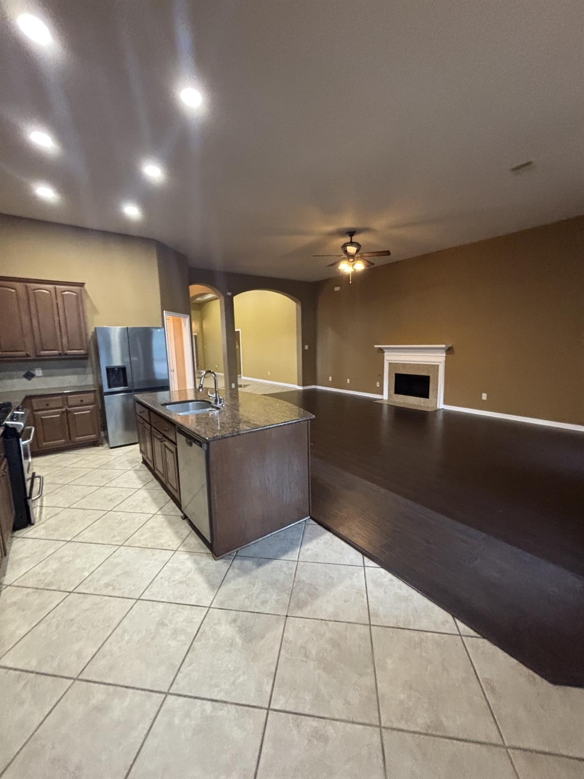 404 E Nakoma Dr Property Photo 10