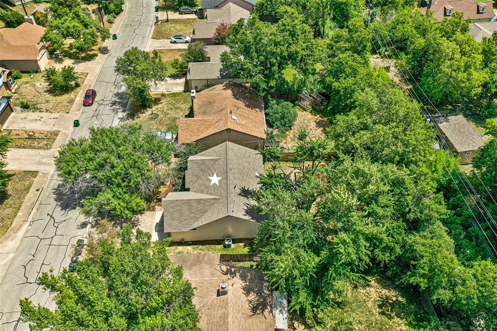 16401 Malden Dr Property Photo 3