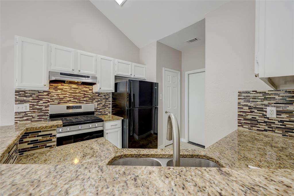16401 Malden Dr Property Photo 8