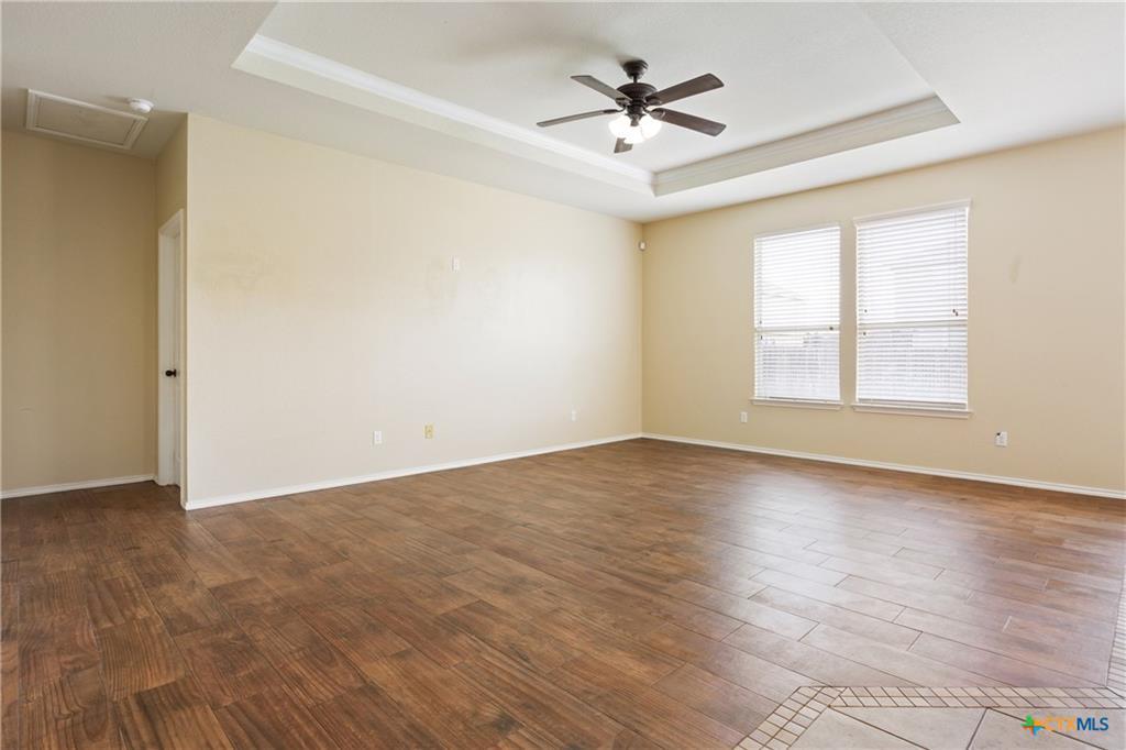 405 E Orion Dr Property Photo 3