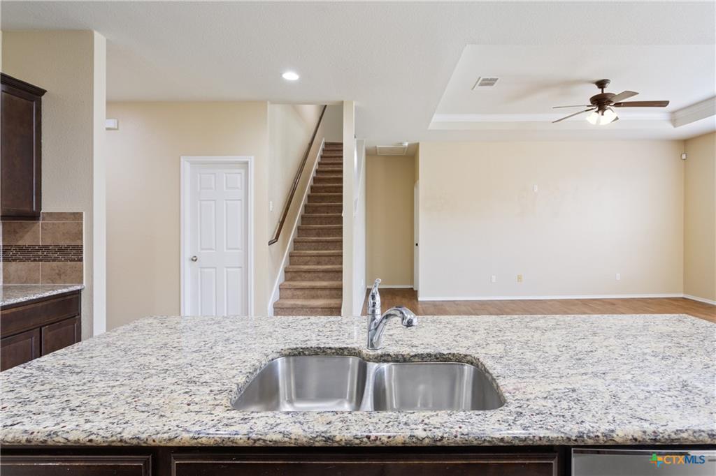 405 E Orion Dr Property Photo 6