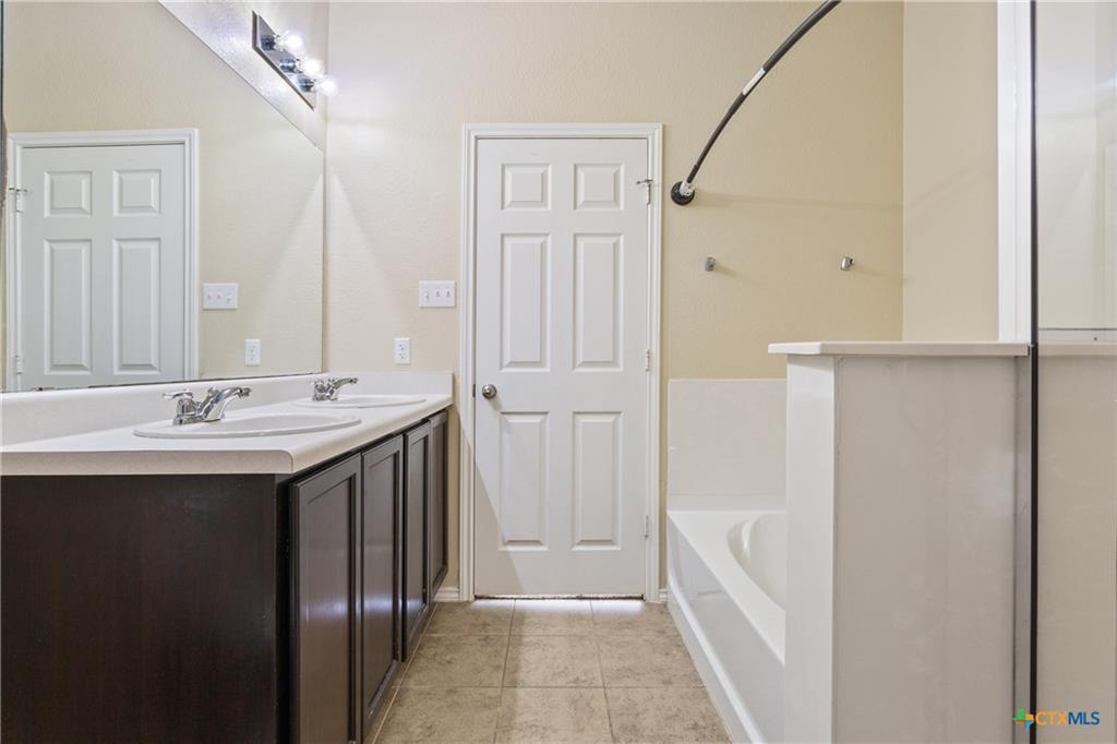 405 E Orion Dr Property Photo 11