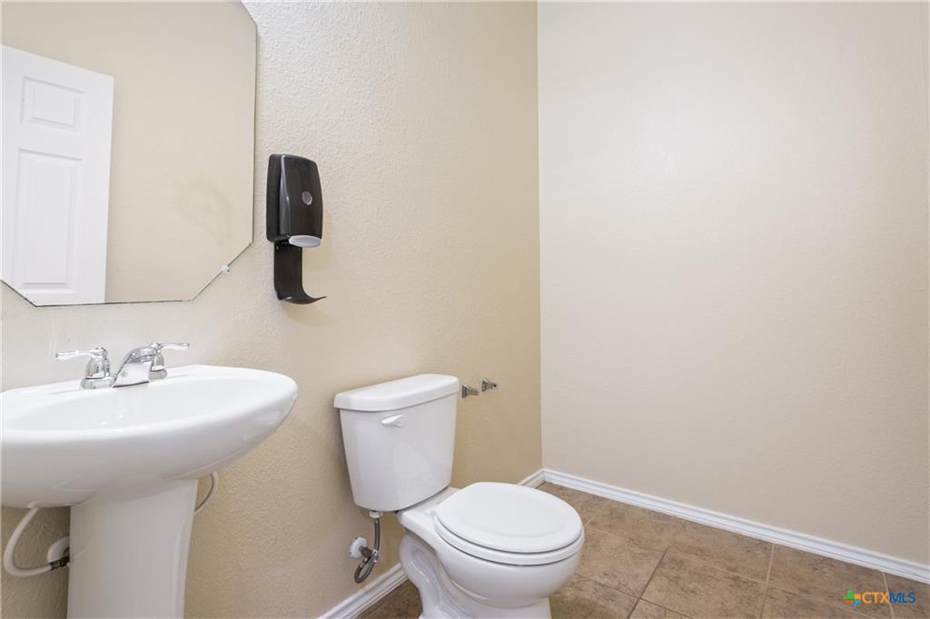 405 E Orion Dr Property Photo 17