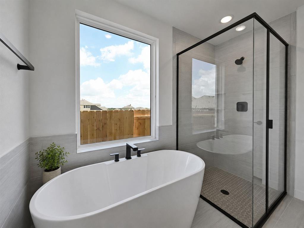 200 Bay Breeze Dr Property Photo 9