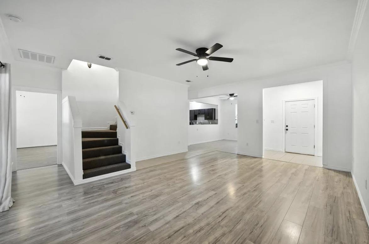 619 Comal Ave Property Photo 3