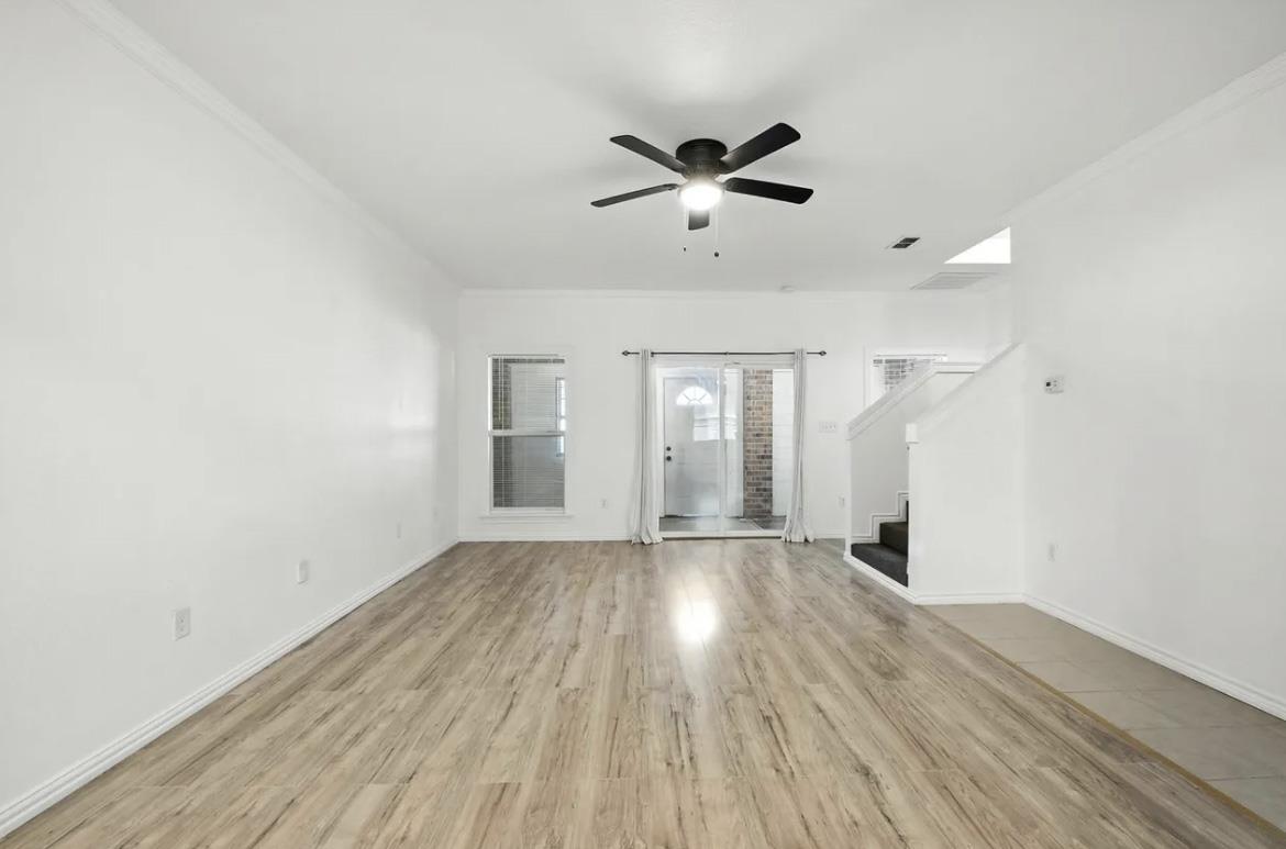 619 Comal Ave Property Photo 7