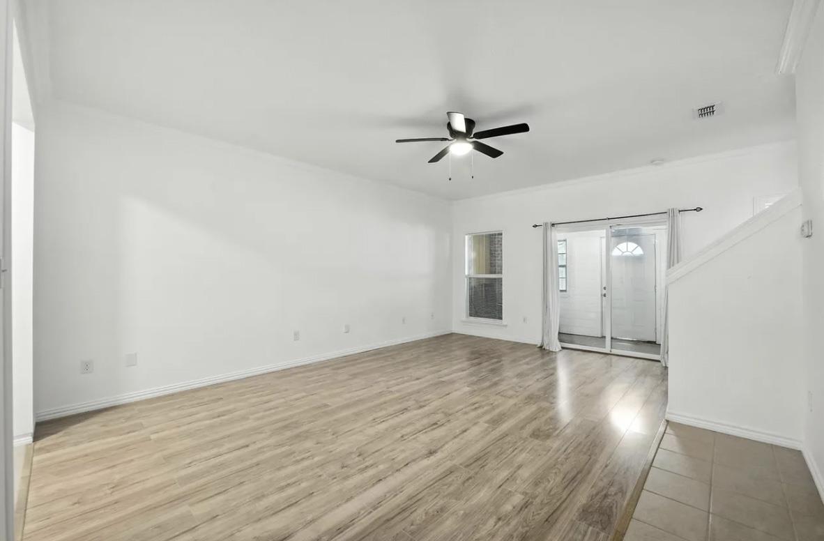 619 Comal Ave Property Photo 9