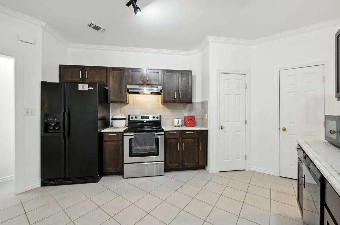 619 Comal Ave Property Photo 11