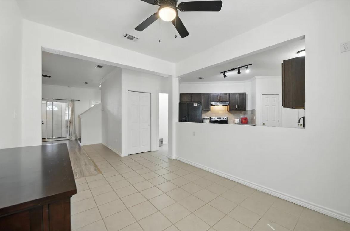 619 Comal Ave Property Photo 14