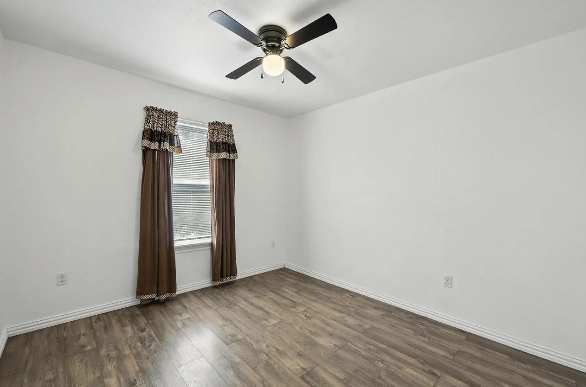 619 Comal Ave Property Photo 16