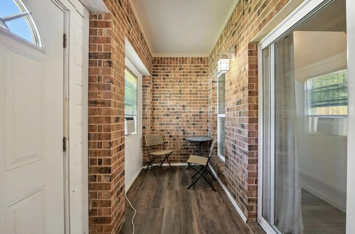 619 Comal Ave Property Photo 24