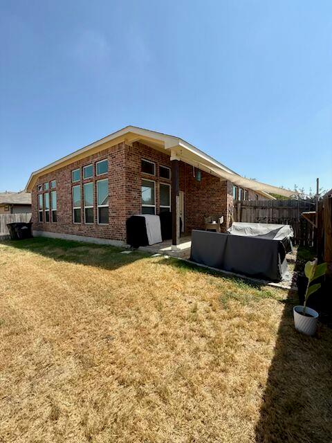 637 Palmilla St Property Photo 3