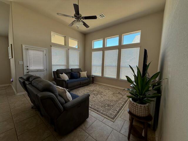 637 Palmilla St Property Photo 6