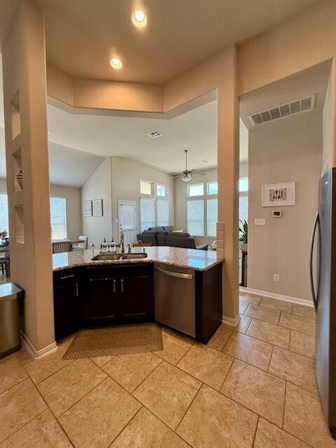 637 Palmilla St Property Photo 8