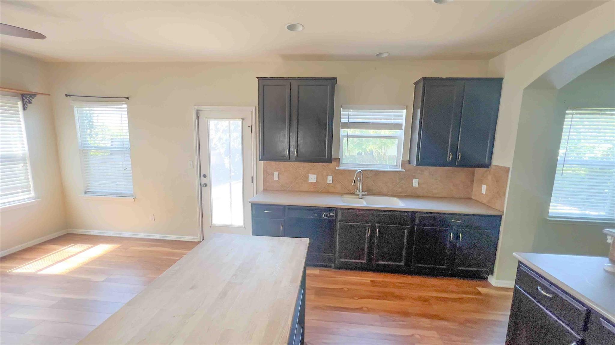 709 Rusk Rd Property Photo 4