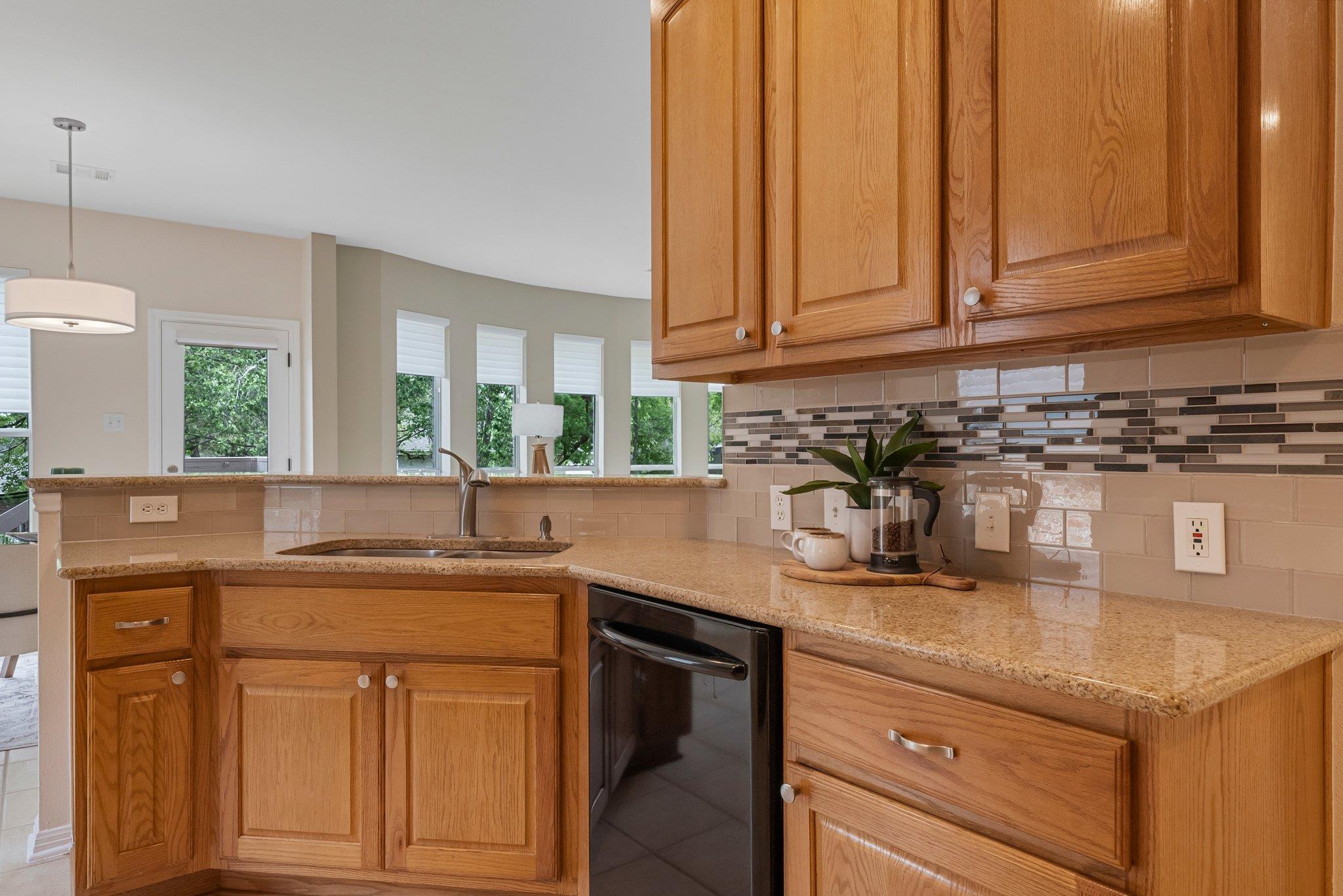 6520 Walebridge Ln Property Photo 1