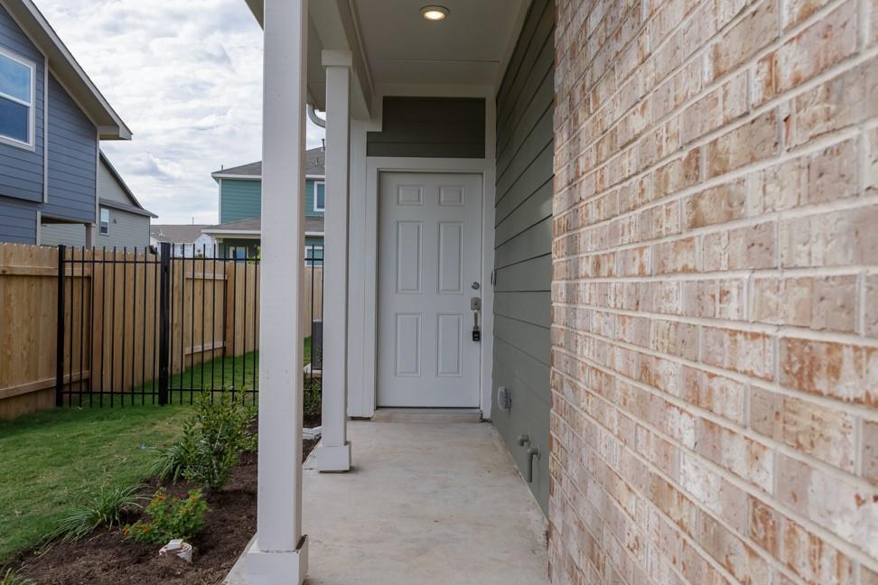 7104 Spotted Leaf Way Property Photo 3