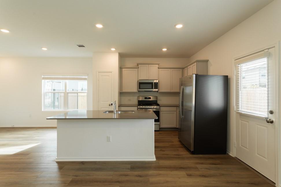 7104 Spotted Leaf Way Property Photo 8