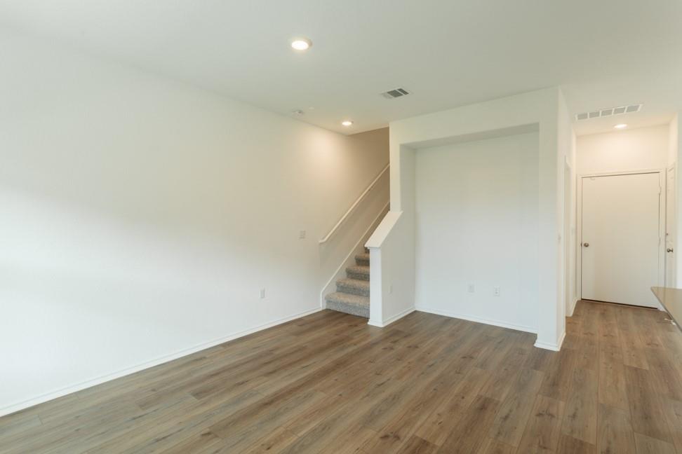 7104 Spotted Leaf Way Property Photo 10
