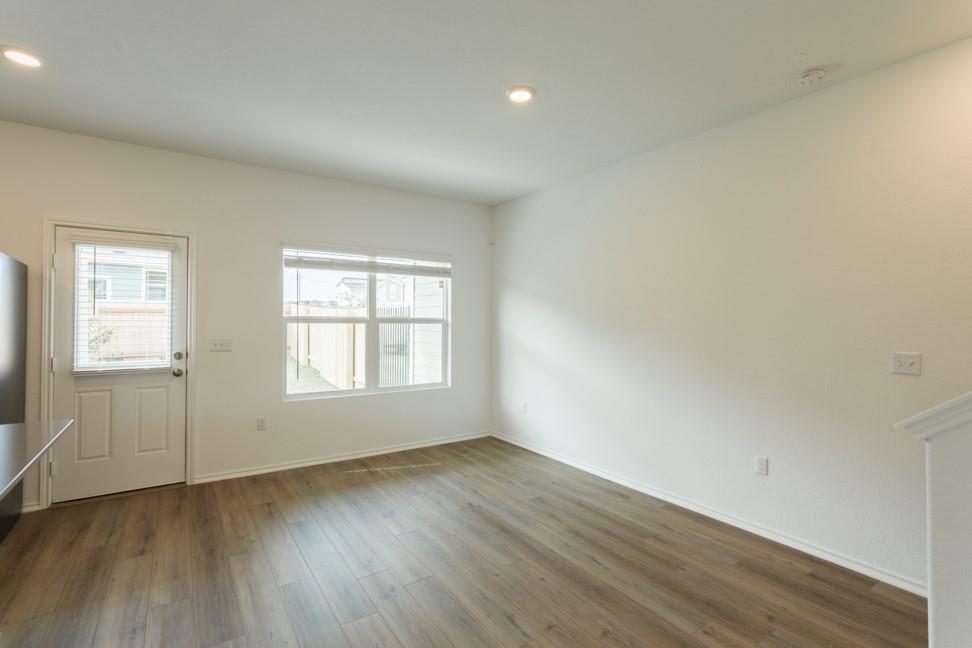 7104 Spotted Leaf Way Property Photo 12