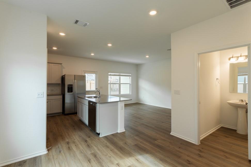 7104 Spotted Leaf Way Property Photo 14