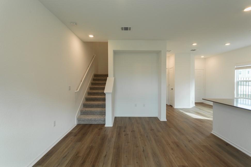 7104 Spotted Leaf Way Property Photo 16