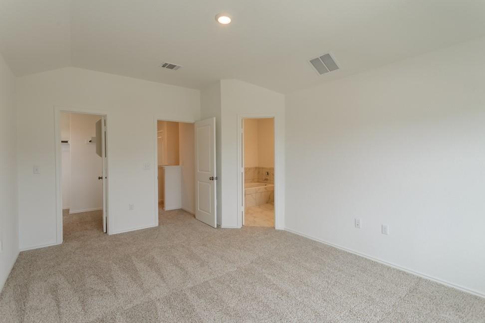 7104 Spotted Leaf Way Property Photo 18
