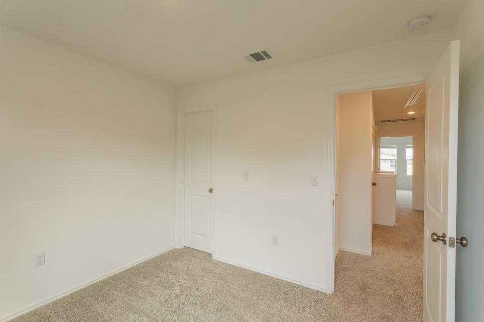 7104 Spotted Leaf Way Property Photo 25