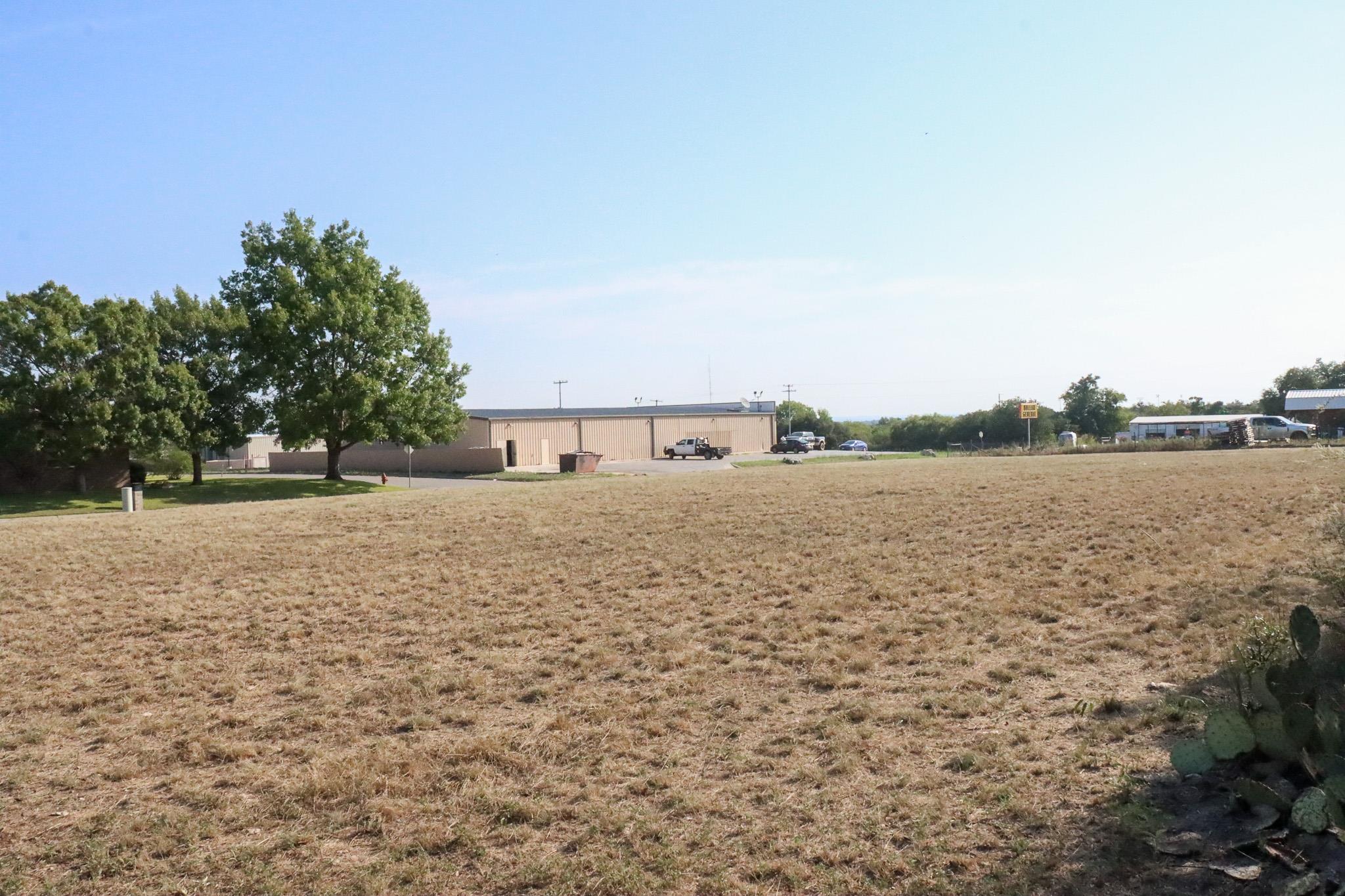 205 E Kelly Ln Property Photo 4