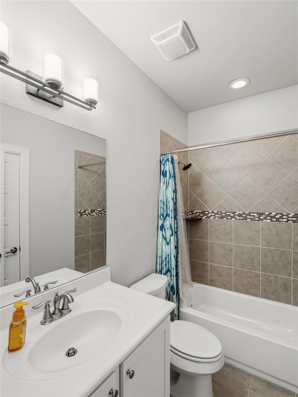1501 Chalk Bluff Ct Property Photo 32