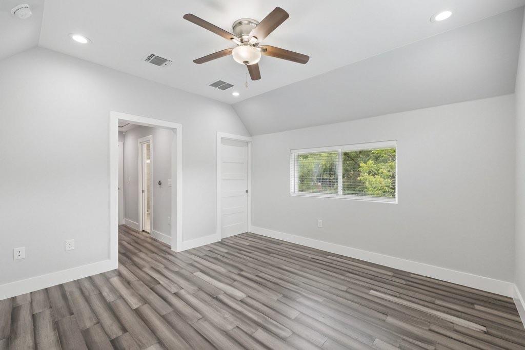 6109 Cherrylawn Cir #a Property Photo 26
