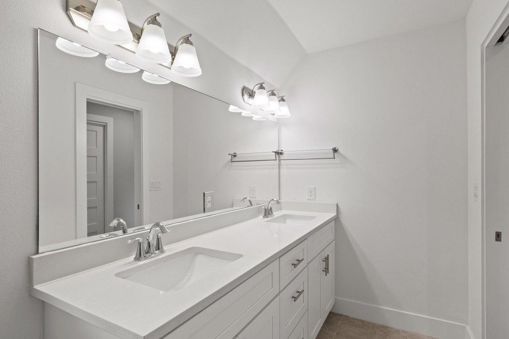 6109 Cherrylawn Cir #a Property Photo 30