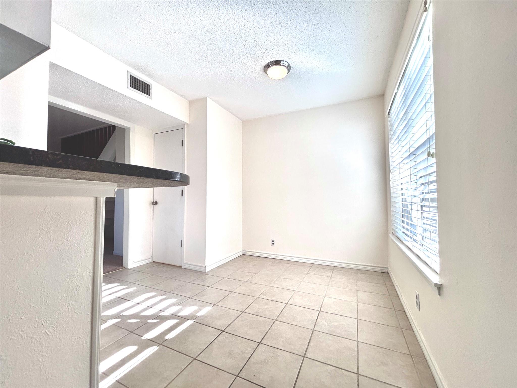 7407 Shadow Hill Dr Property Photo 6