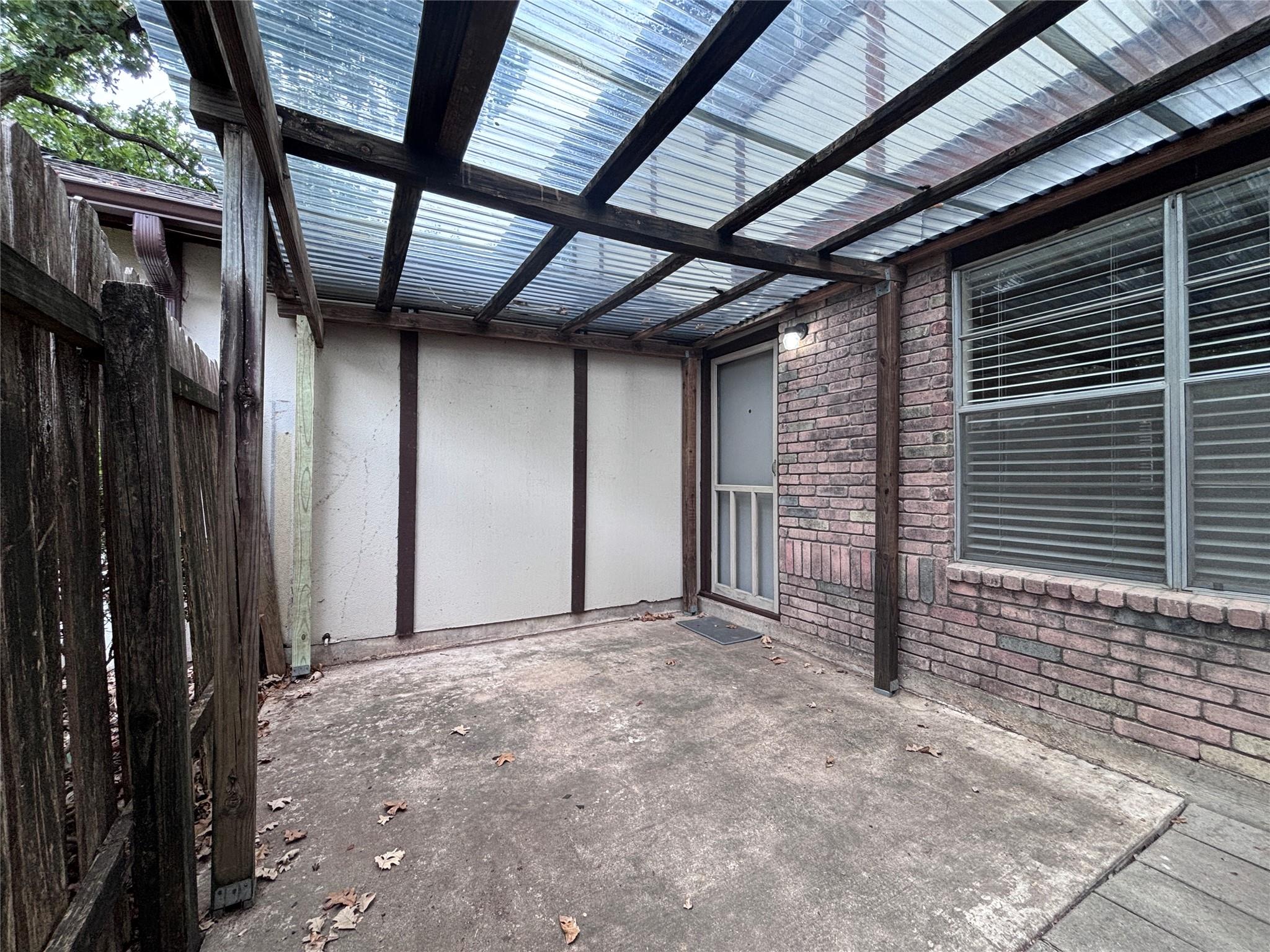 7407 Shadow Hill Dr Property Photo 20