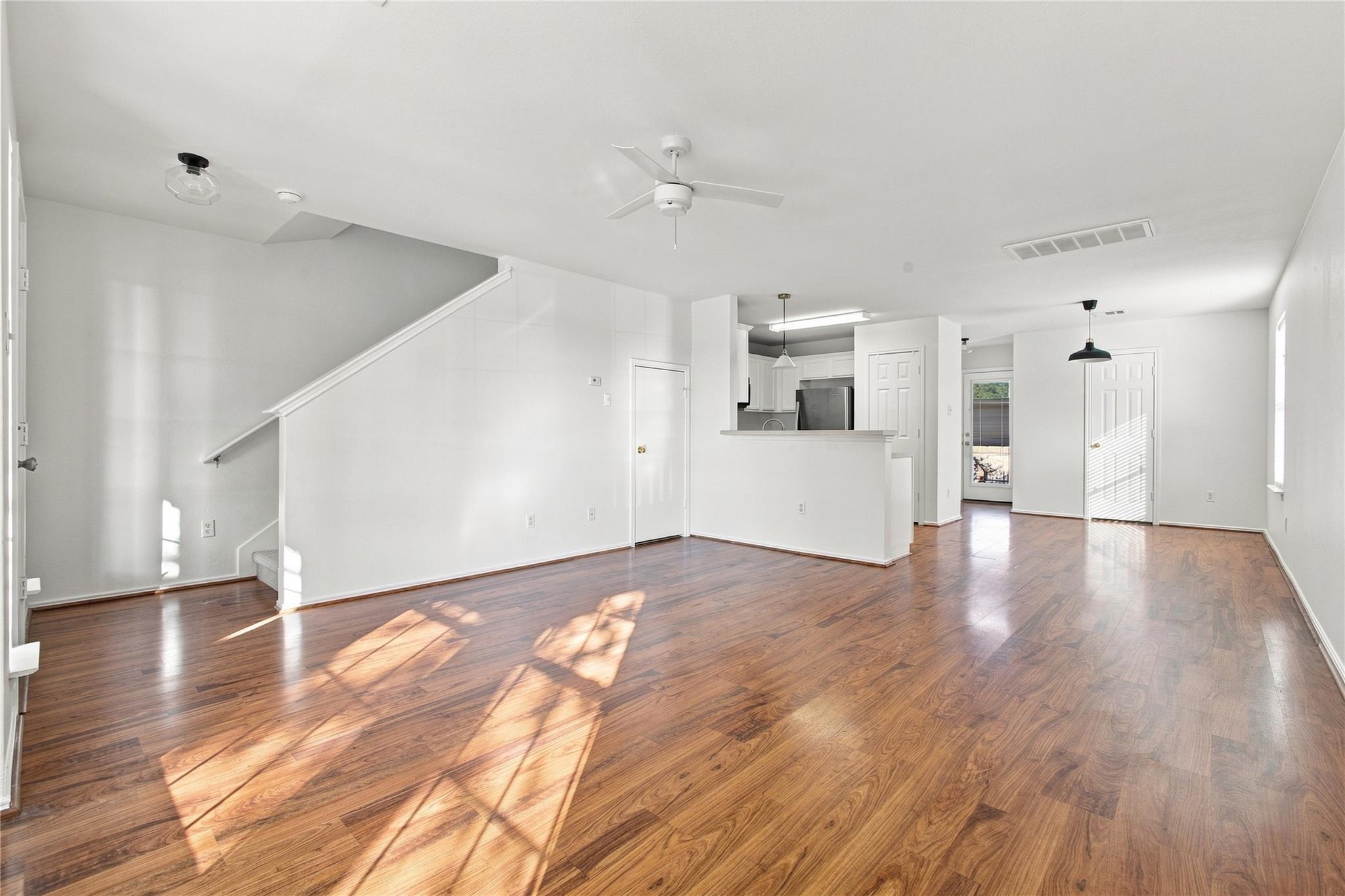 437 Haupt None Property Photo 4