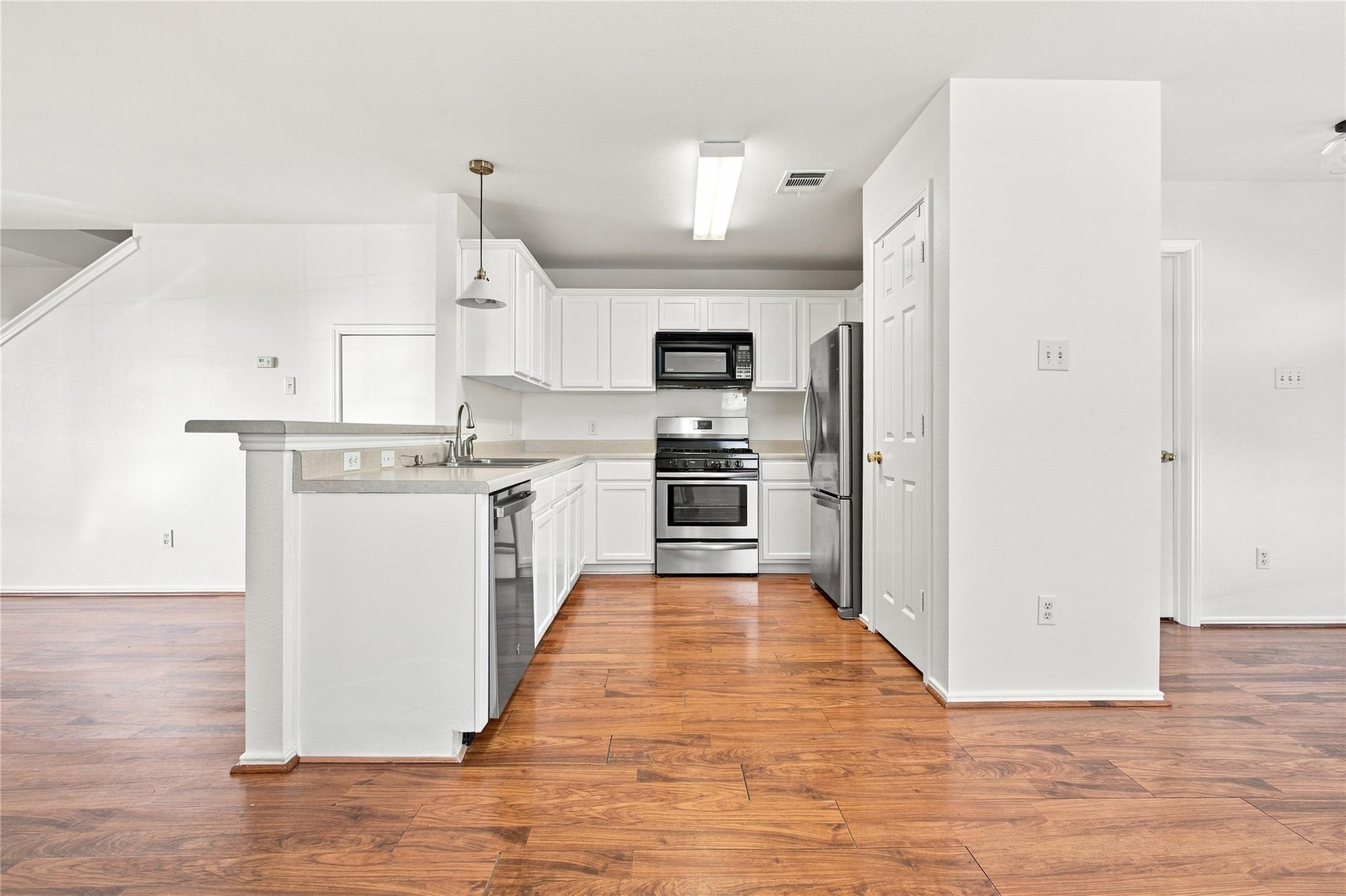 437 Haupt None Property Photo 6